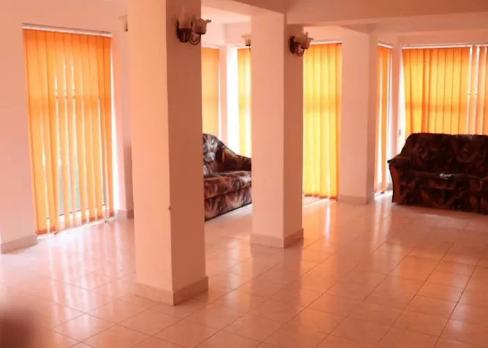 Hellen מלון קוסטינסטי