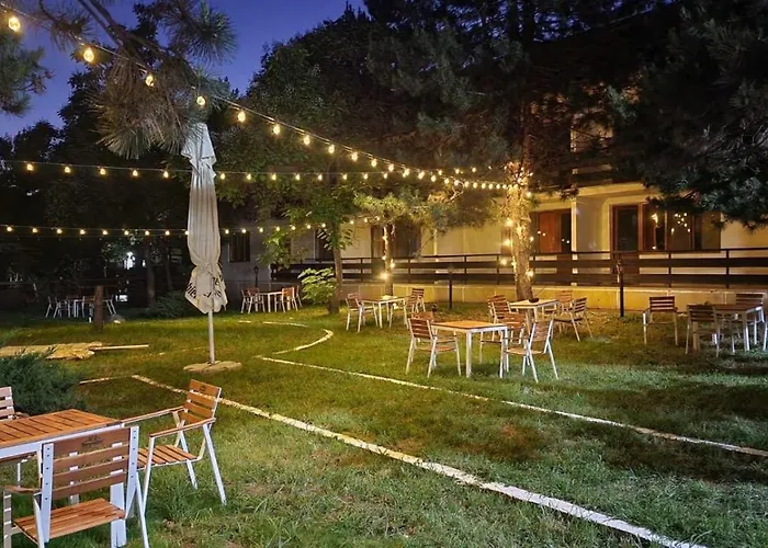 Hellen מלון קוסטינסטי