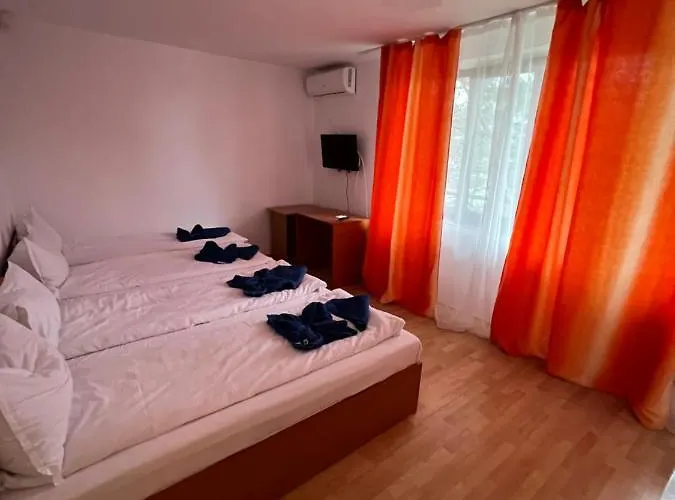 מלון Hellen קוסטינסטי