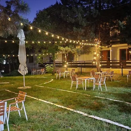 Hellen מלון קוסטינסטי